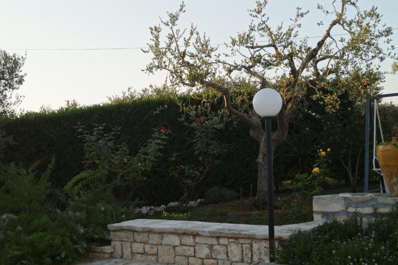 La Casa Del Nonno Bed & Breakfast อัลเบโรเบลโล ภายนอก รูปภาพ