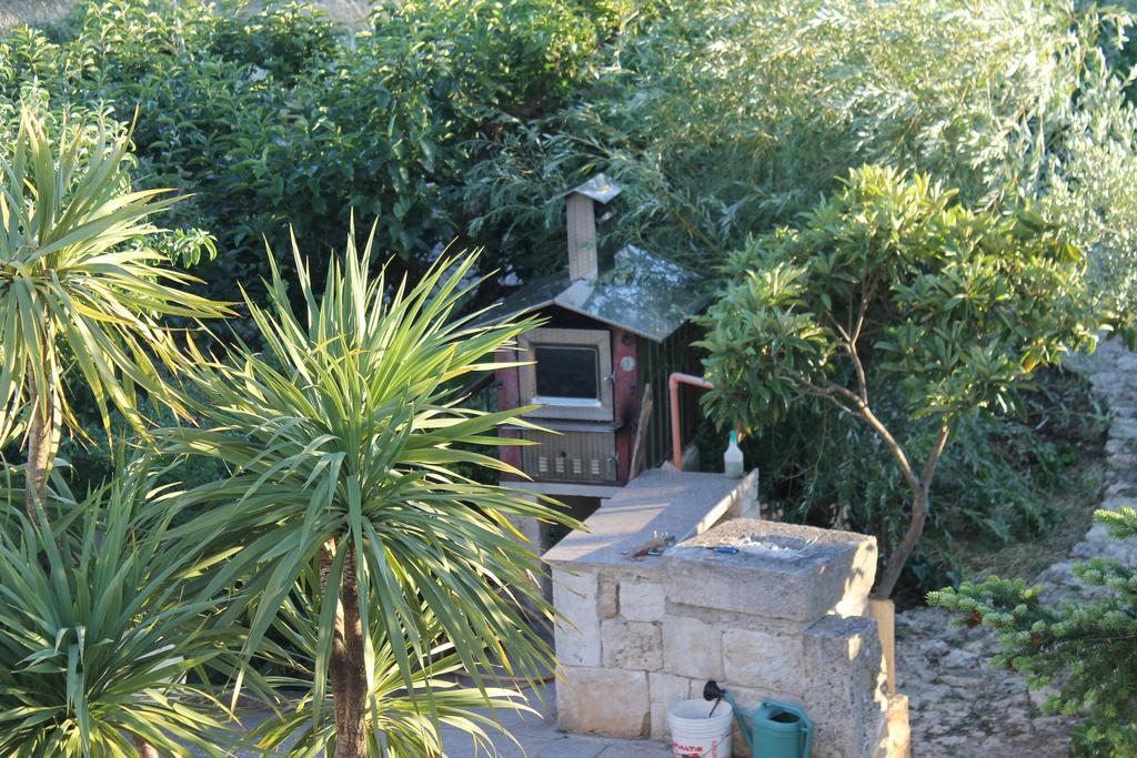 La Casa Del Nonno Bed & Breakfast อัลเบโรเบลโล ภายนอก รูปภาพ