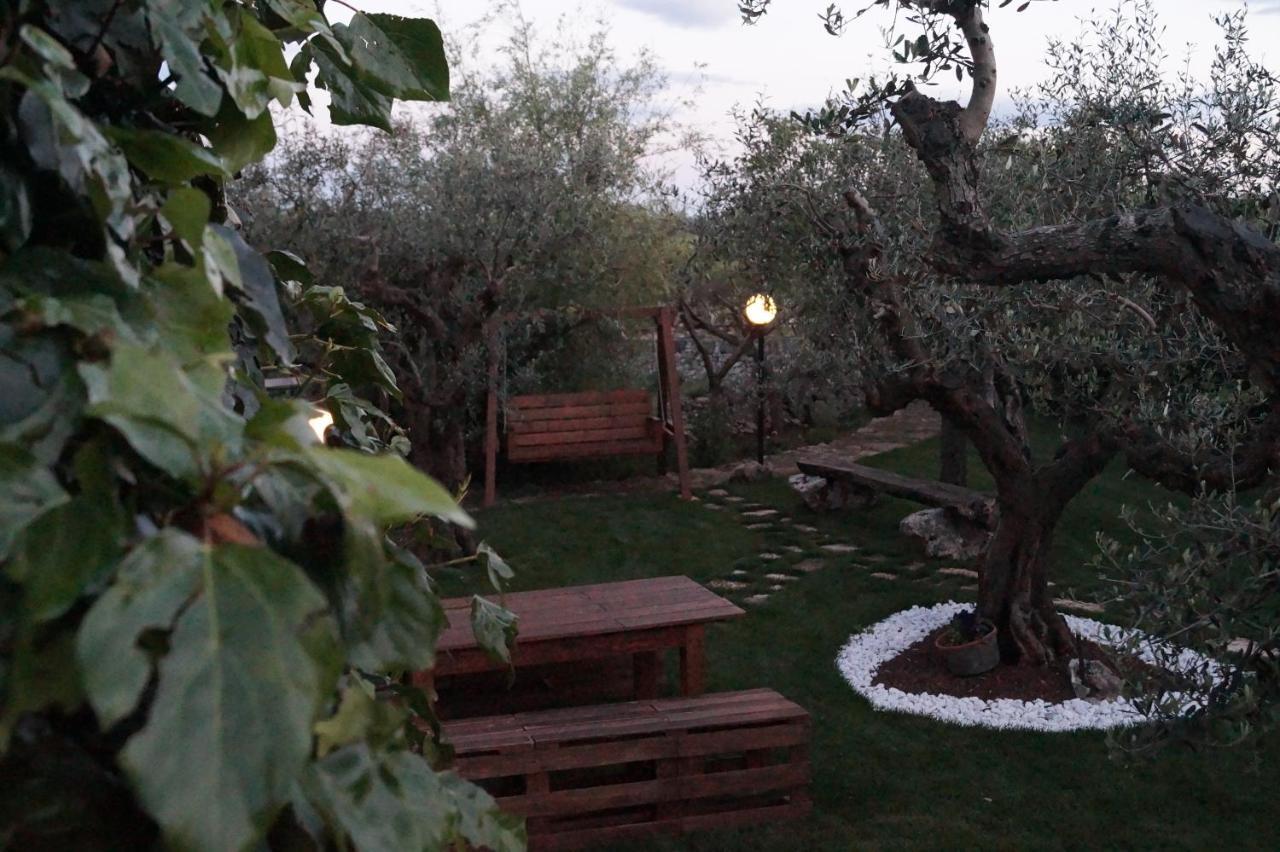 La Casa Del Nonno Bed & Breakfast อัลเบโรเบลโล ภายนอก รูปภาพ
